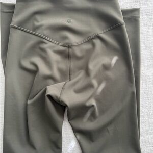 lululemon athletica Olive Leggings - smooth cover 25 inch